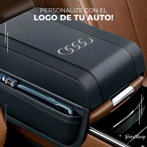 RestJetta™ - Apoyabrazos de Cuero con Bolsillos para Auto (PERSONALIZA CON EL LOGO DE TU AUTO)